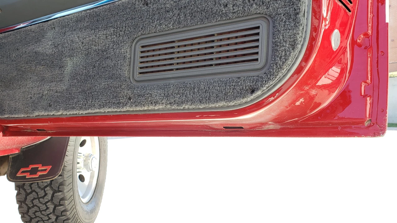 1990 Chevrolet Blazer - Image 23 of 28