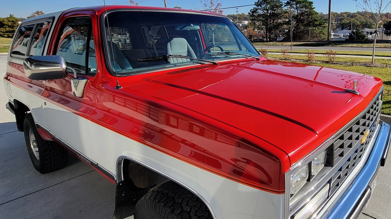1990 Chevrolet Blazer - Image 25 of 28