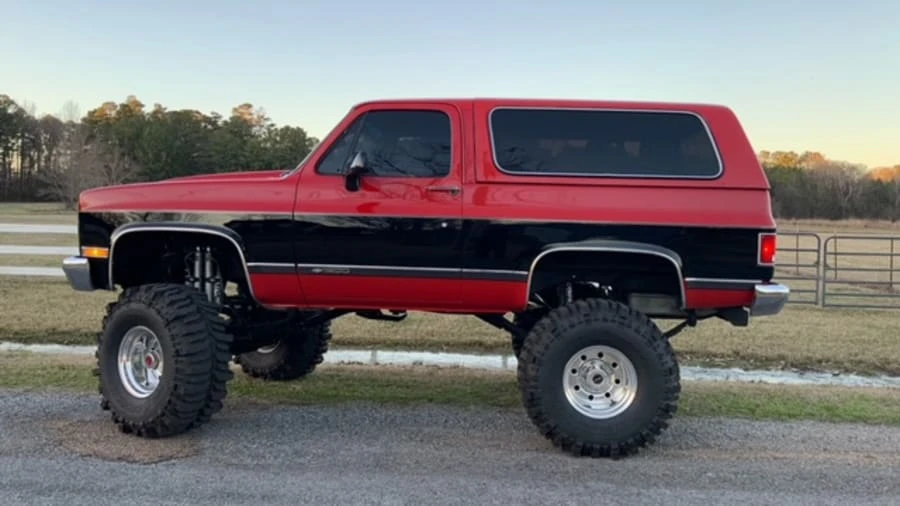 1990 Chevrolet Blazer - Image 2 of 31