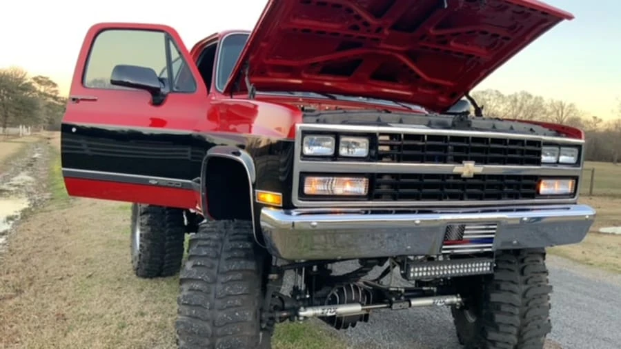 1990 Chevrolet Blazer - Image 16 of 31