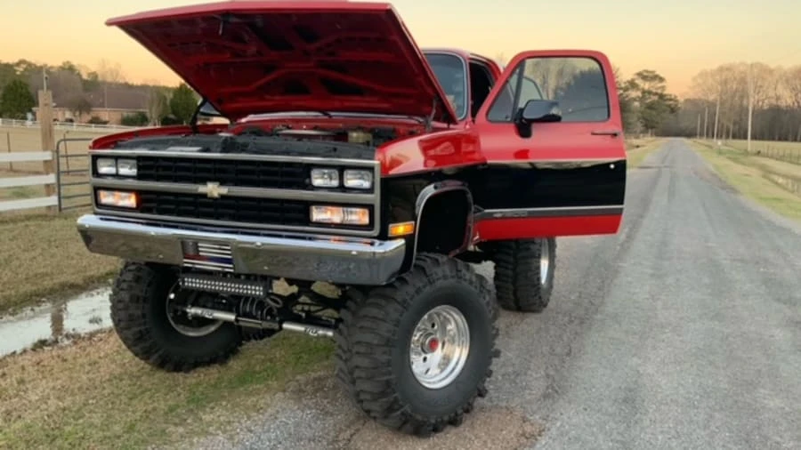 1990 Chevrolet Blazer - Image 17 of 31