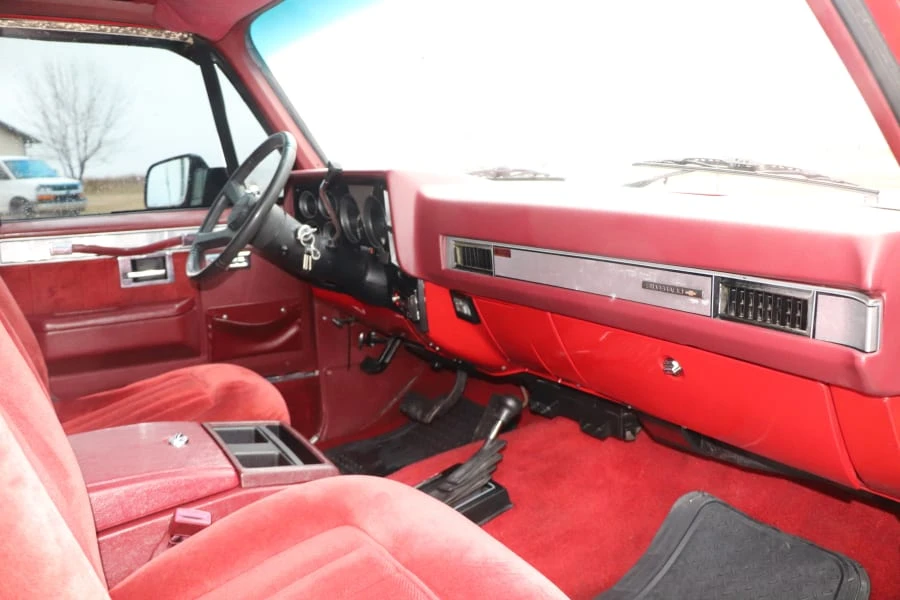 1990 Chevrolet Blazer - Image 10 of 13