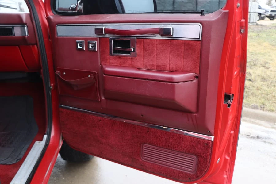 1990 Chevrolet Blazer - Image 11 of 13
