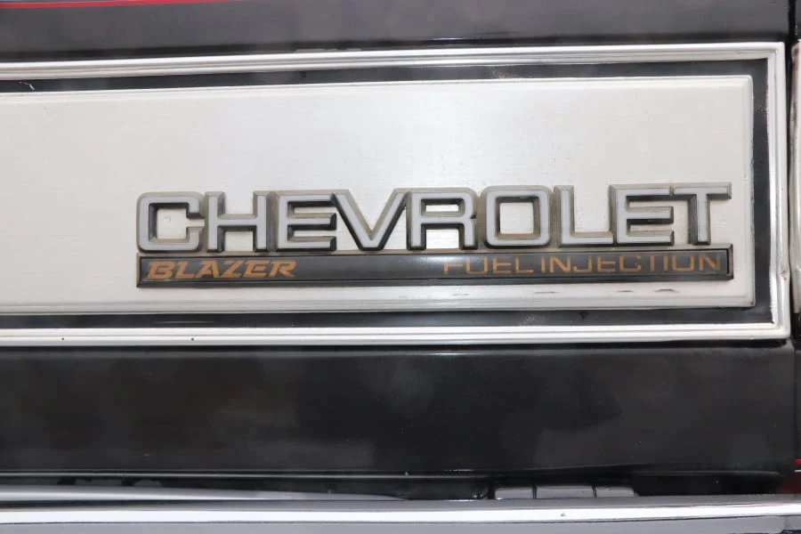 1990 Chevrolet Blazer - Image 8 of 13