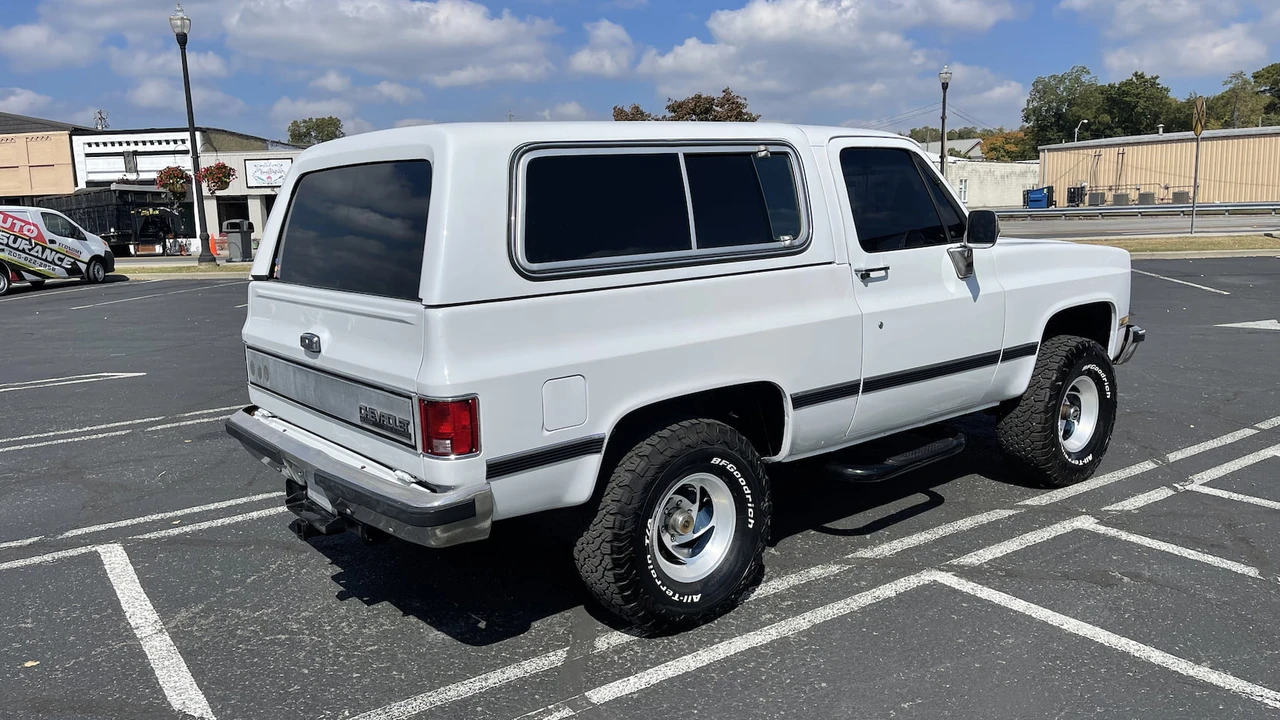 1990 Chevrolet Blazer - Image 2 of 9