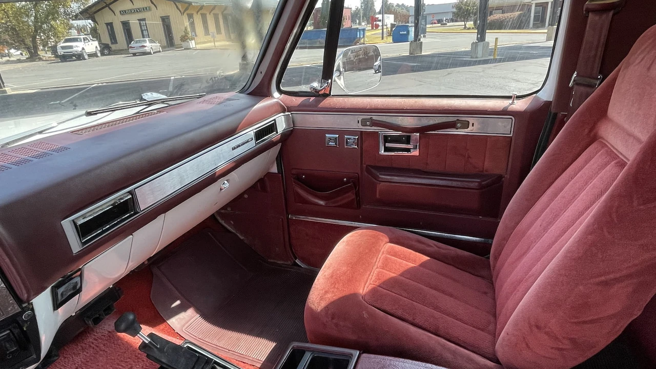 1990 Chevrolet Blazer - Image 4 of 9
