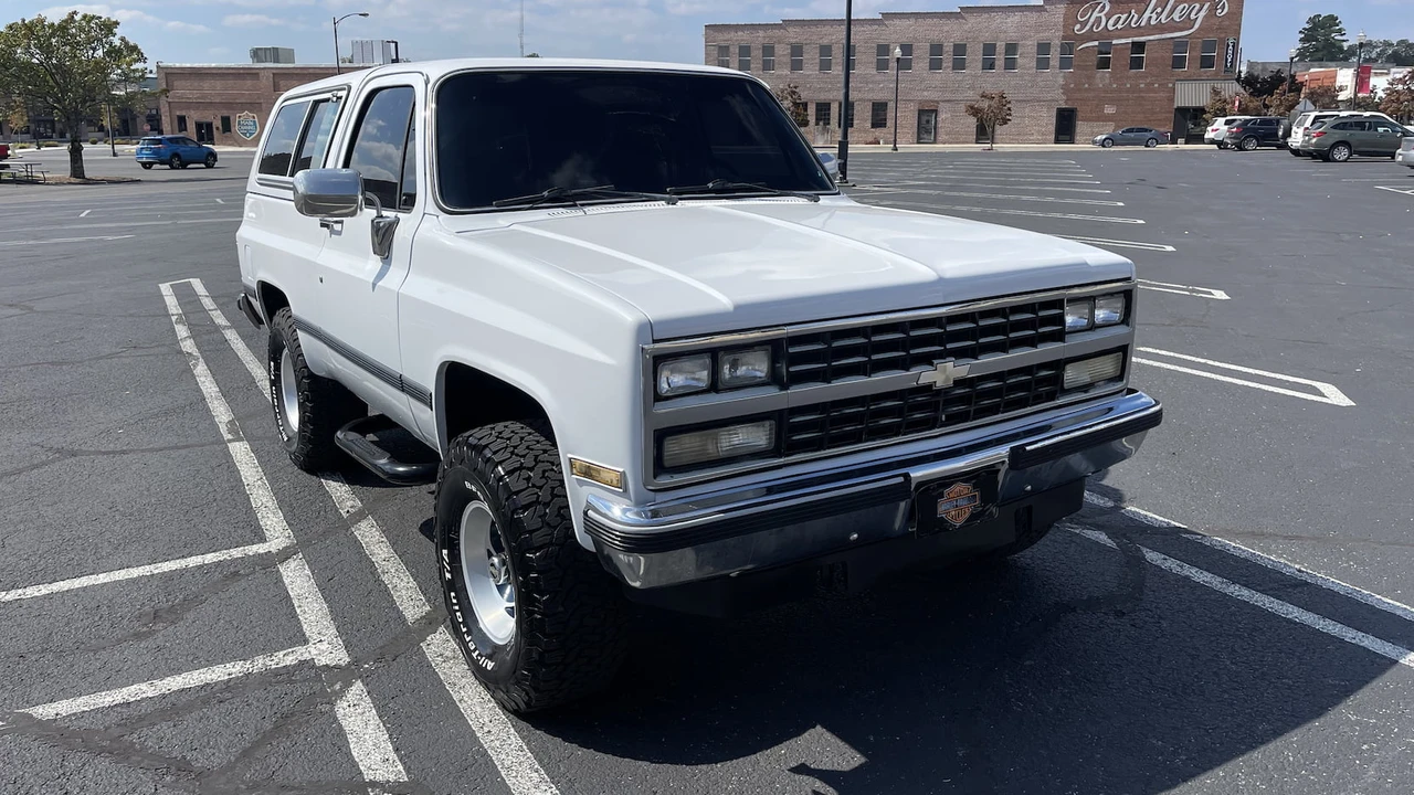 1990 Chevrolet Blazer - Image 6 of 9