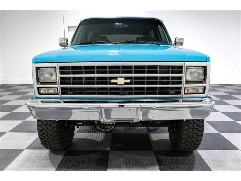 1990 Chevrolet K5 Blazer 2nd Gen - Image 2 of 28