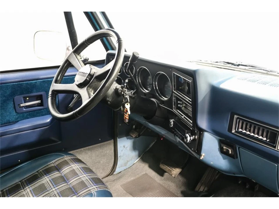 1990 Chevrolet K5 Blazer 2nd Gen - Image 17 of 28