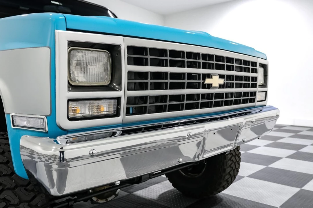1990 Chevrolet K5 Blazer 2nd Gen - Image 9 of 21