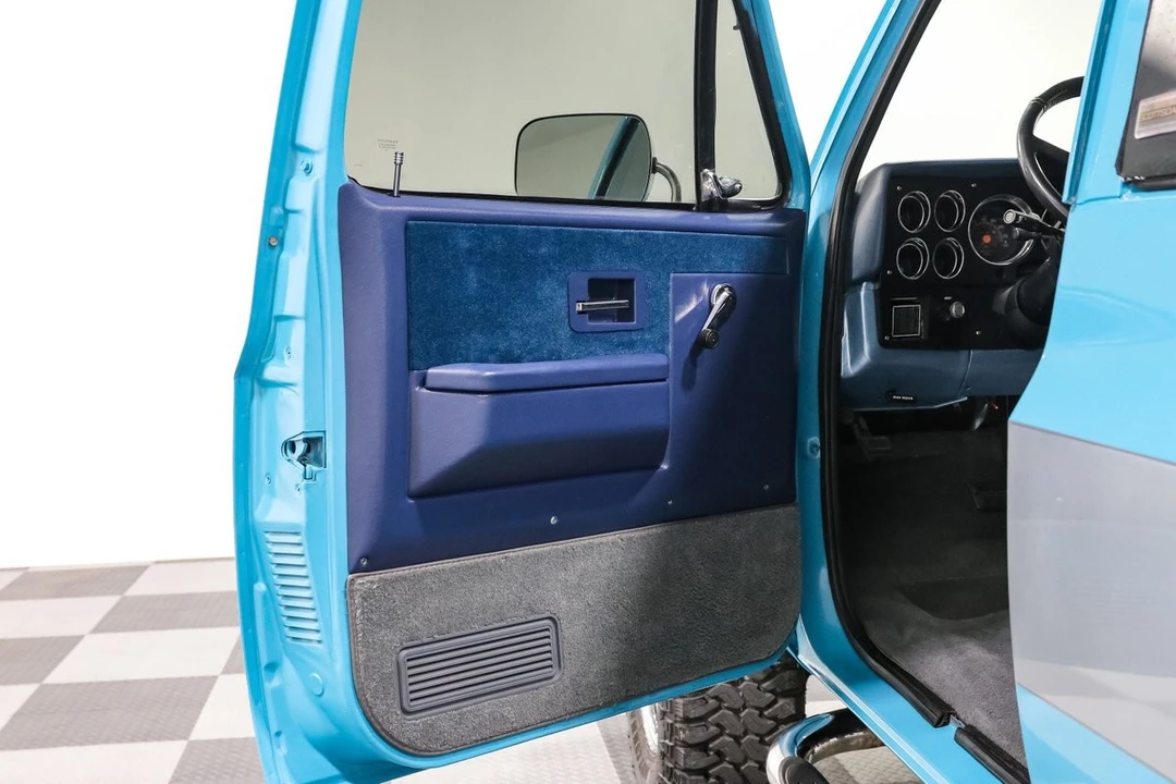 1990 Chevrolet Blazer - Image 12 of 21