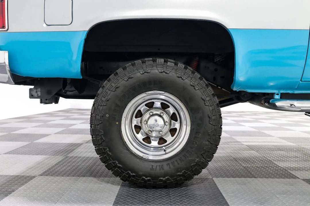 1990 Chevrolet Blazer - Image 11 of 21