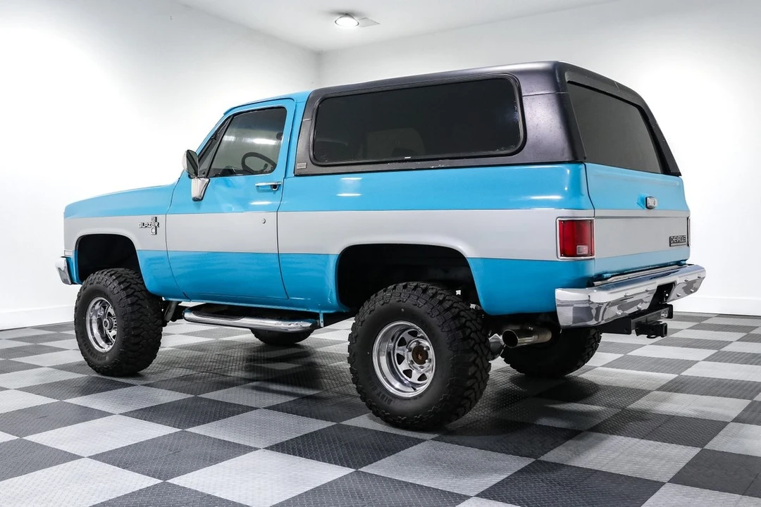 1990 Chevrolet K5 Blazer 2nd Gen - Image 5 of 21