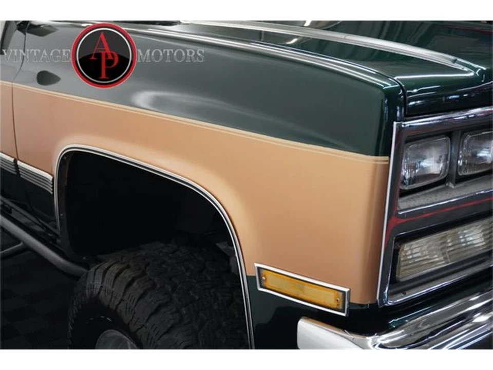 1990 Chevrolet K5 Blazer 2nd Gen - Image 18 of 31