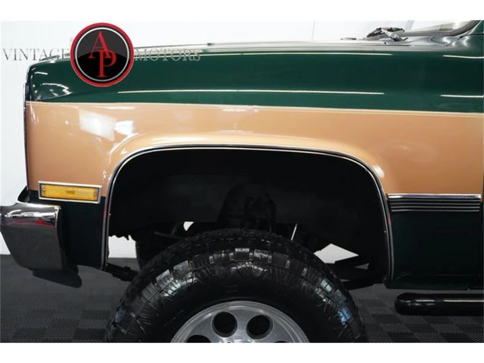 1990 Chevrolet K5 Blazer 2nd Gen - Image 11 of 31