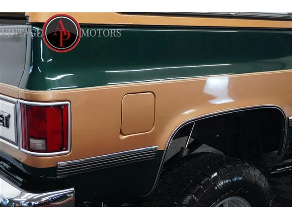 1990 Chevrolet K5 Blazer 2nd Gen - Image 24 of 31
