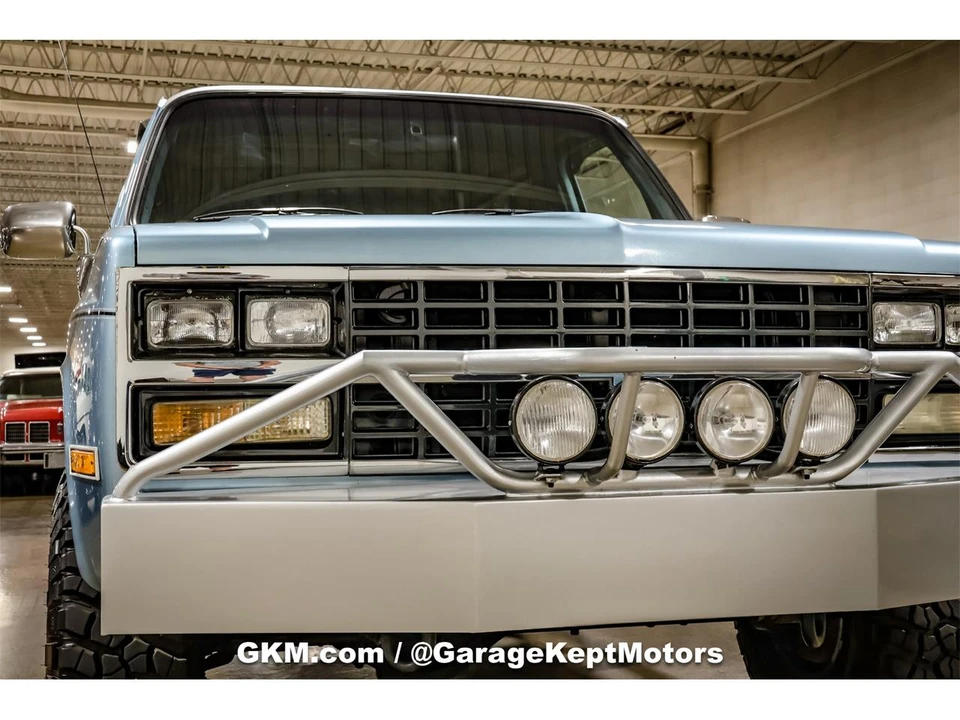 1990 Chevrolet K5 Blazer 2nd Gen - Image 18 of 31