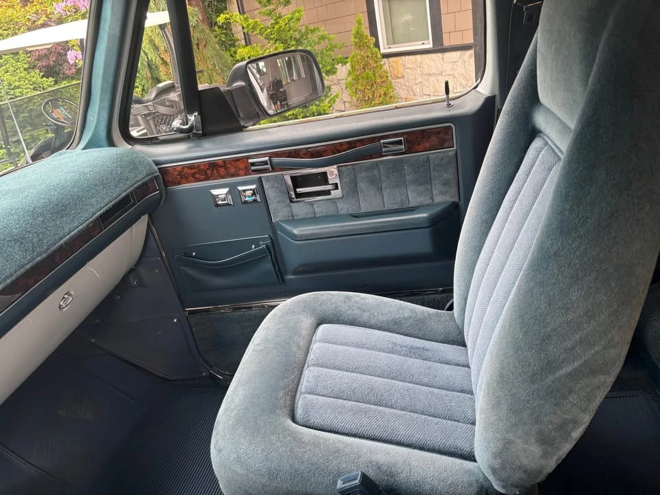 1990 Chevrolet K5 Blazer 2nd Gen - Image 6 of 10