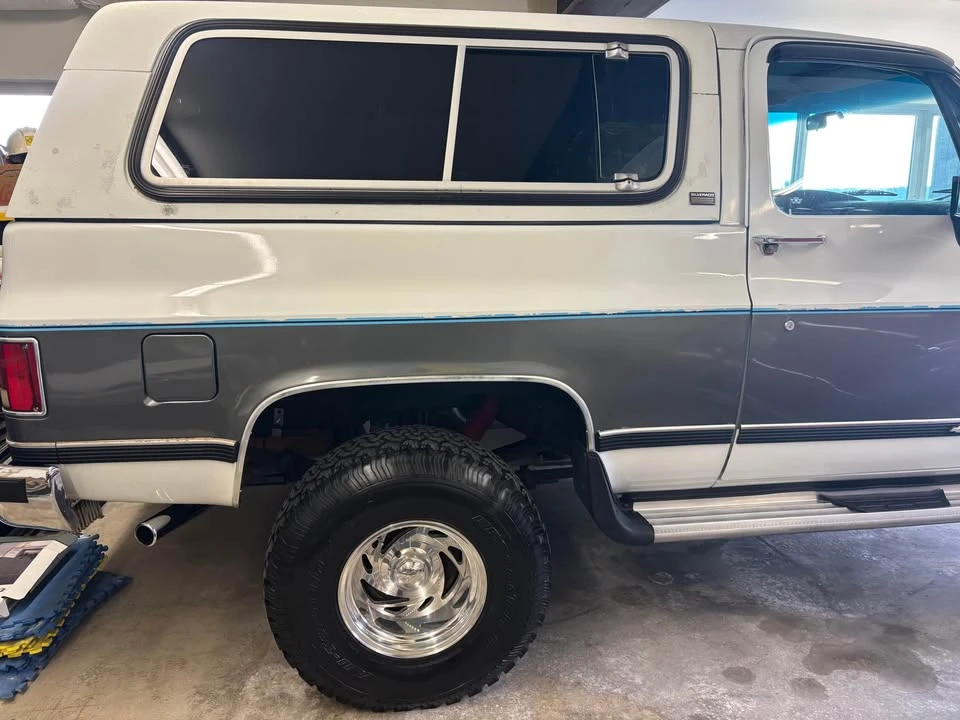 1990 Chevrolet K5 Blazer 2nd Gen - Image 9 of 10