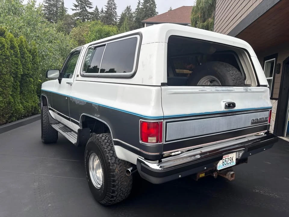 1990 Chevrolet K5 Blazer 2nd Gen - Image 2 of 10