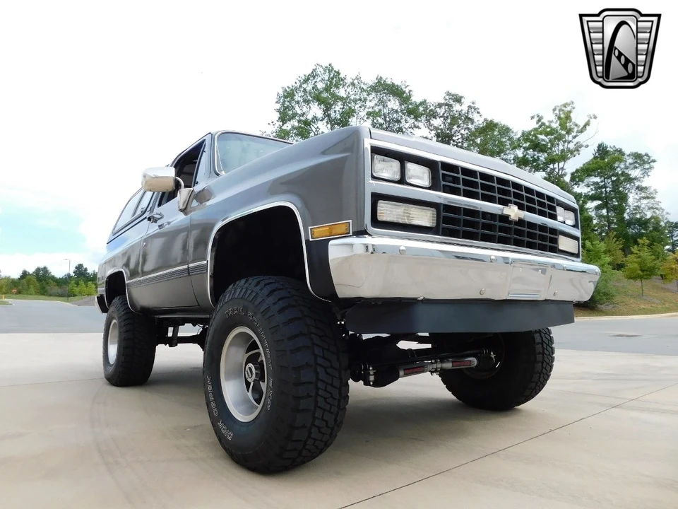 1990 Chevrolet K5 Blazer 2nd Gen - Image 16 of 21