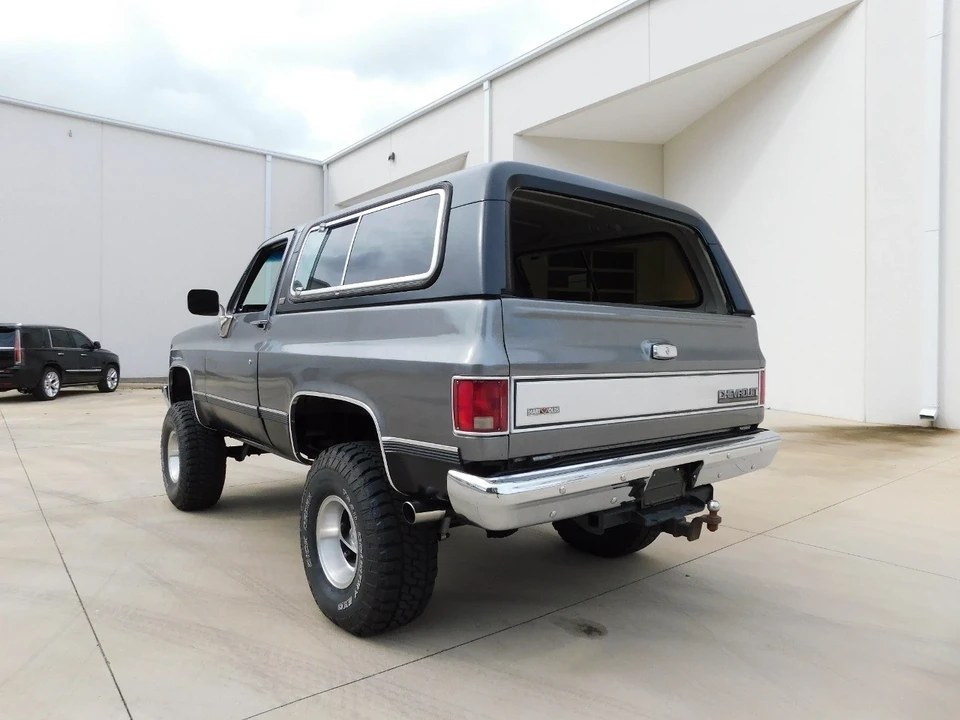 1990 Chevrolet K5 Blazer 2nd Gen - Image 10 of 21