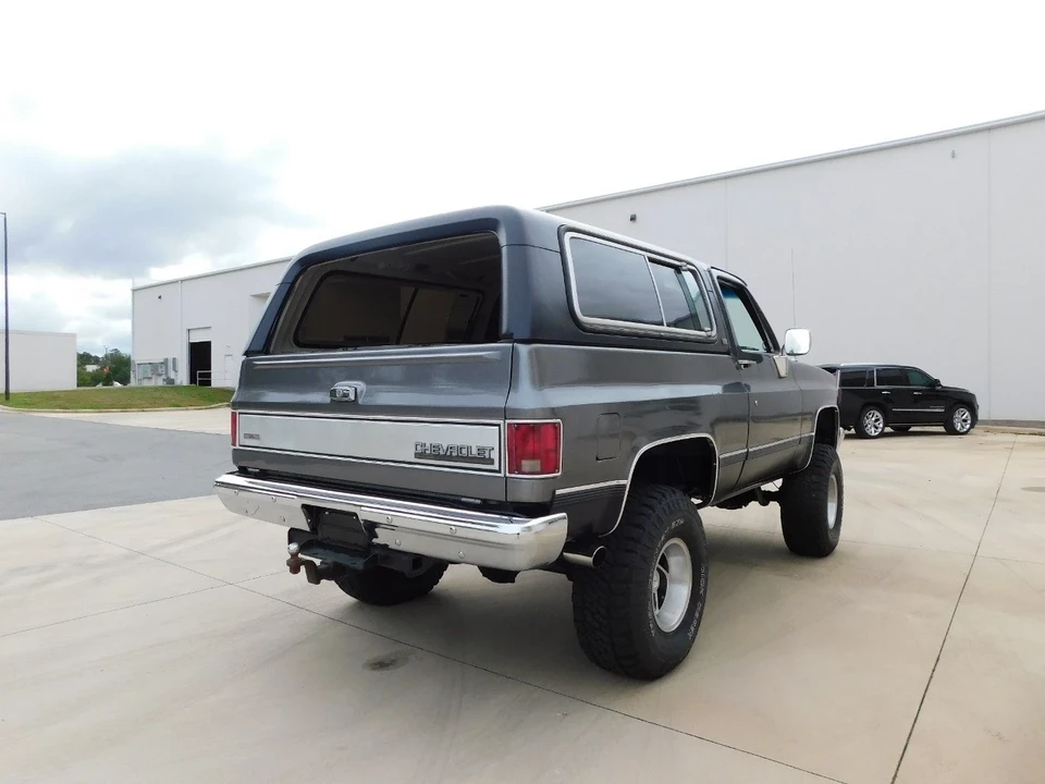 1990 Chevrolet K5 Blazer 2nd Gen - Image 12 of 21