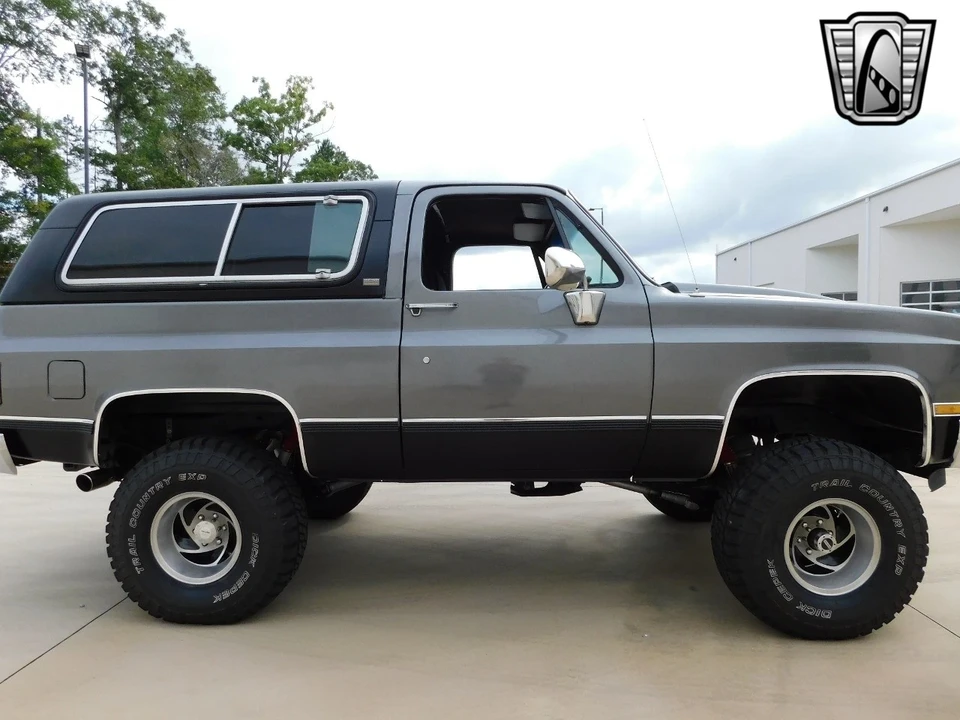 1990 Chevrolet K5 Blazer 2nd Gen - Image 14 of 21