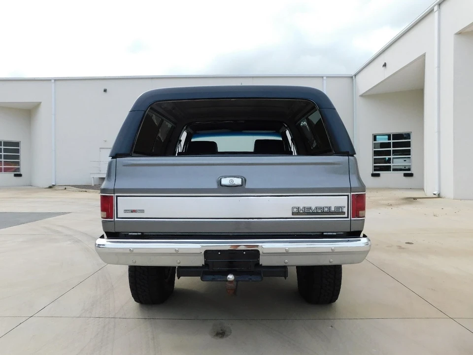 1990 Chevrolet K5 Blazer 2nd Gen - Image 11 of 21