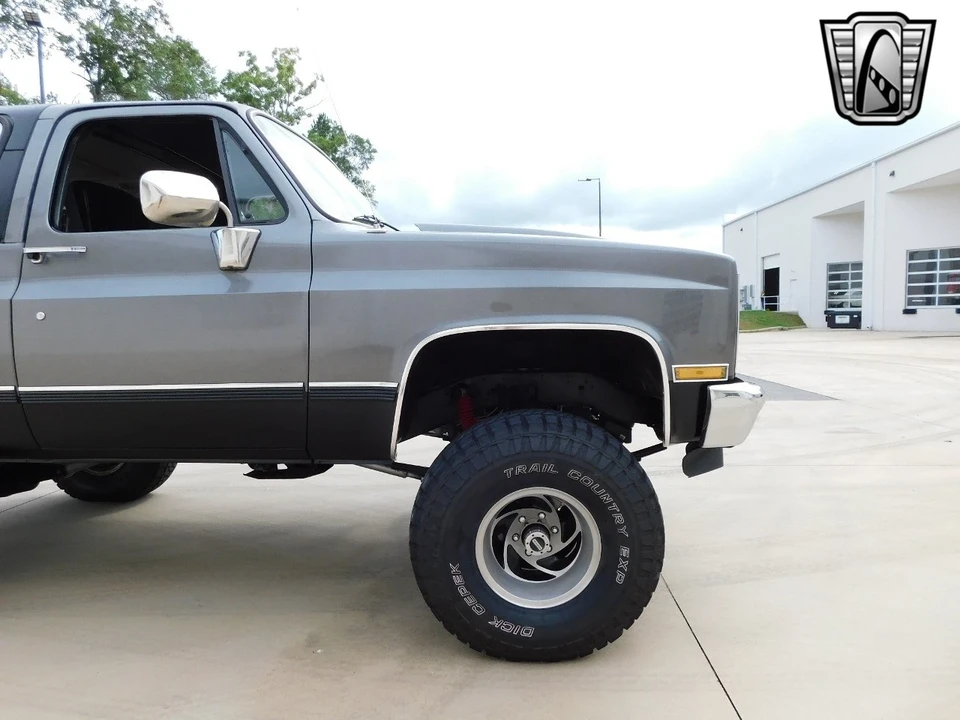 1990 Chevrolet K5 Blazer 2nd Gen - Image 15 of 21