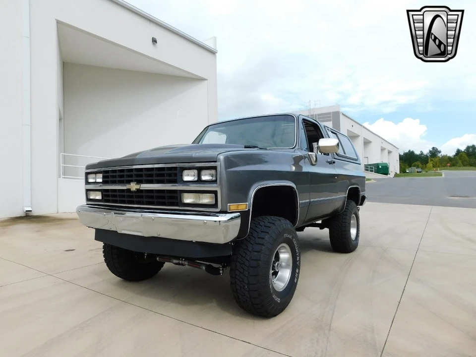 1990 Chevrolet K5 Blazer 2nd Gen - Image 5 of 21