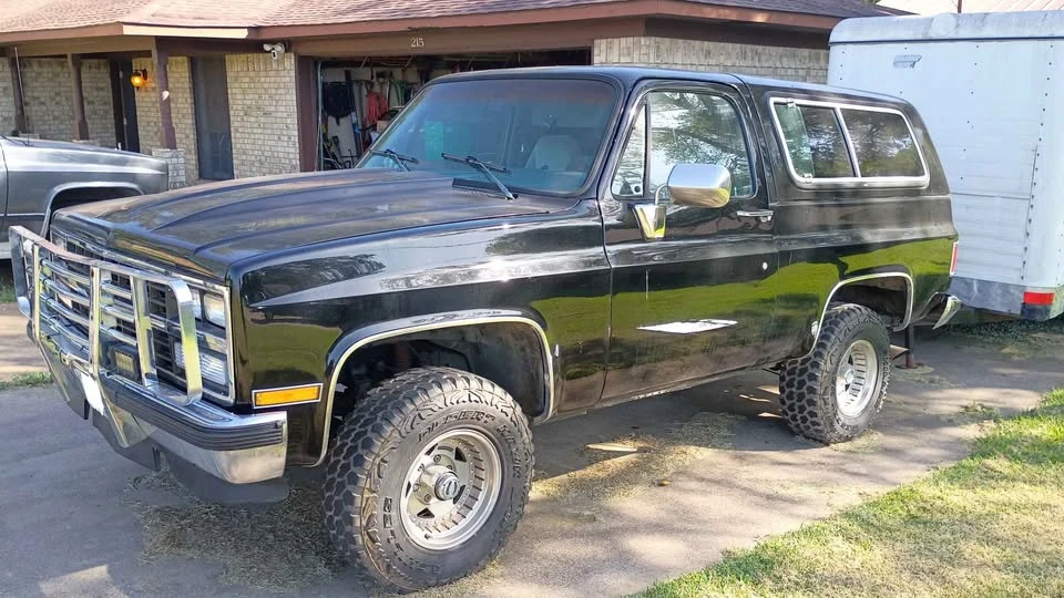 1990 Chevrolet K5 Blazer 2nd Gen - Image 4 of 11