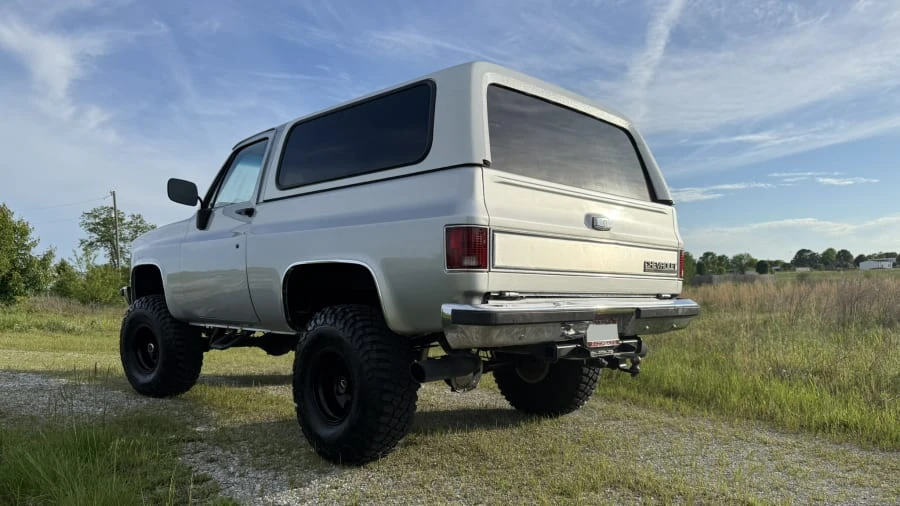 1990 Chevrolet K5 Blazer 2nd Gen - Image 14 of 31
