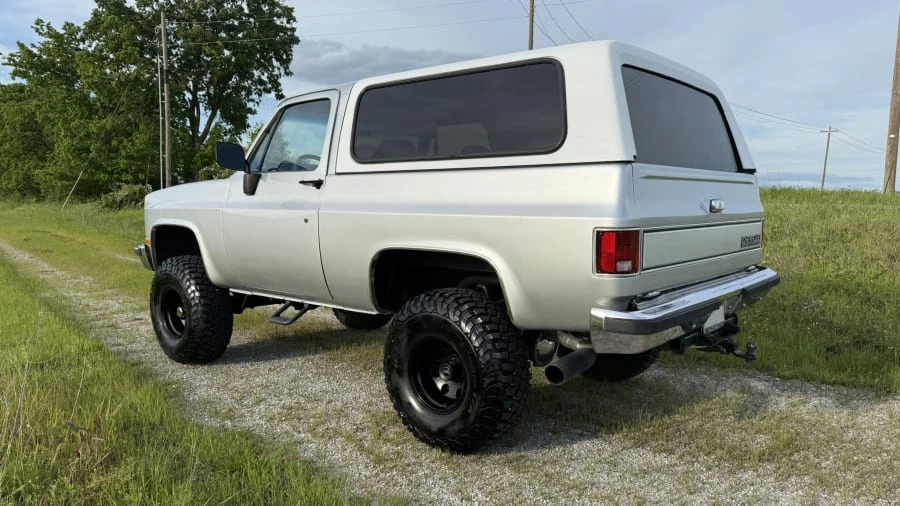 1990 Chevrolet K5 Blazer 2nd Gen - Image 18 of 31