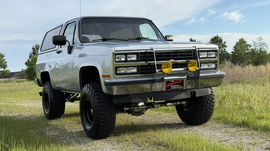 1990 Chevrolet K5 Blazer 2nd Gen - Image 5 of 31