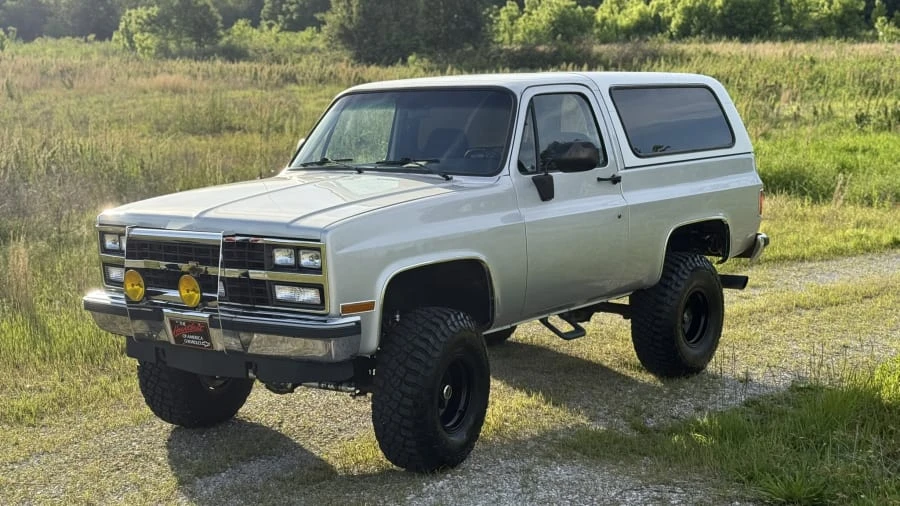 1990 Chevrolet K5 Blazer 2nd Gen - Image 12 of 31