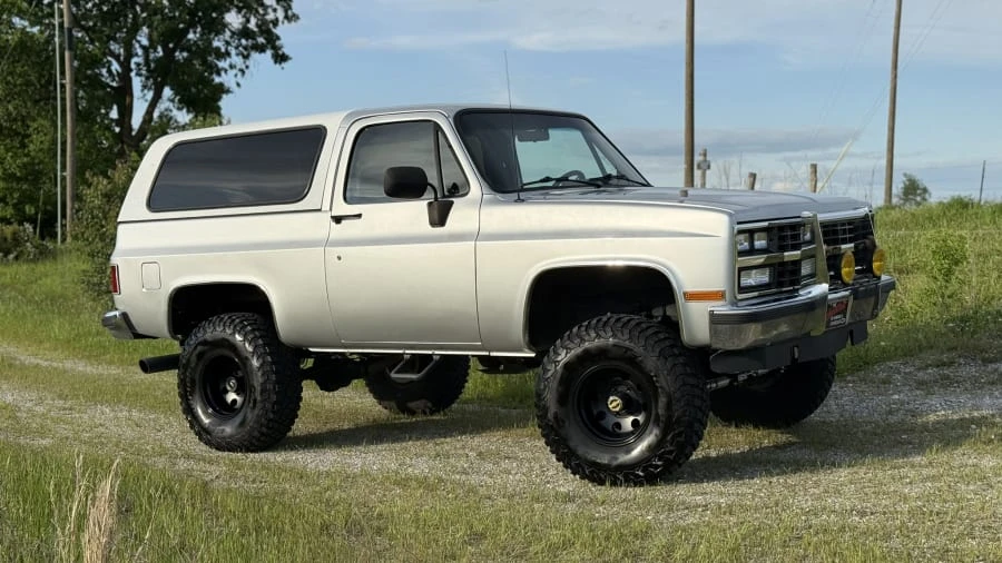 1990 Chevrolet K5 Blazer 2nd Gen - Image 16 of 31