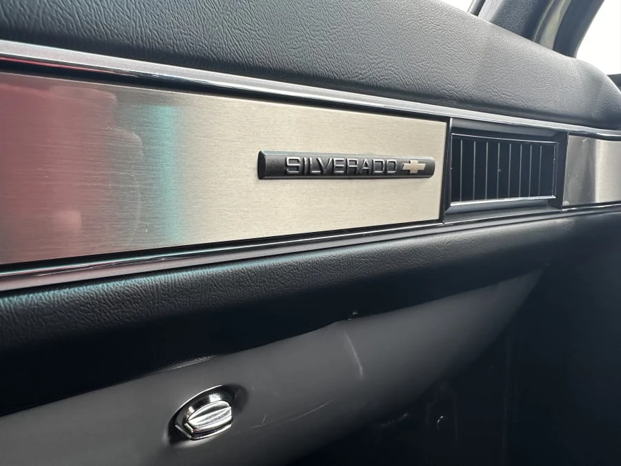 1990 Chevrolet K5 Blazer 2nd Gen - Image 22 of 31