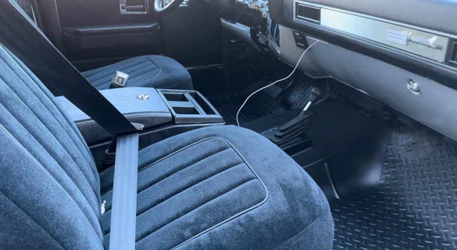 1990 Chevrolet K5 Blazer 2nd Gen - Image 21 of 31