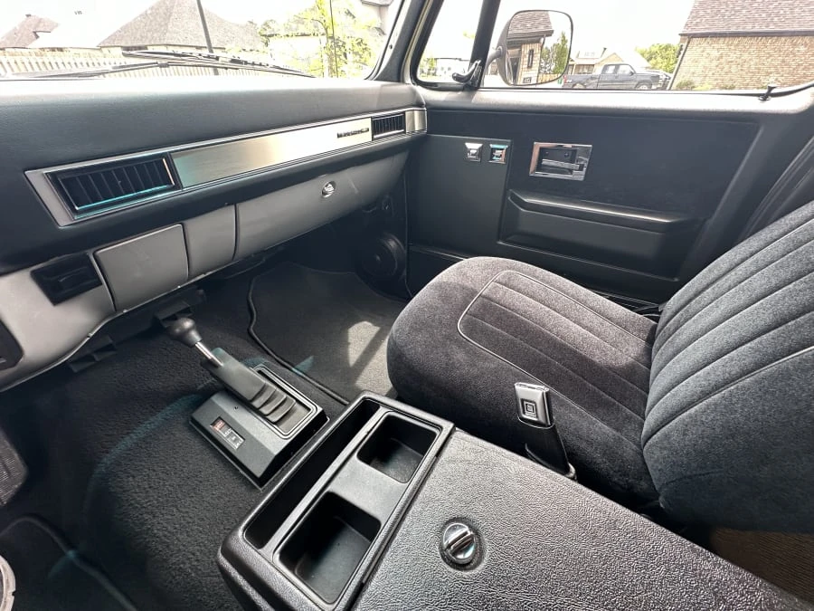 1990 Chevrolet K5 Blazer 2nd Gen - Image 25 of 31