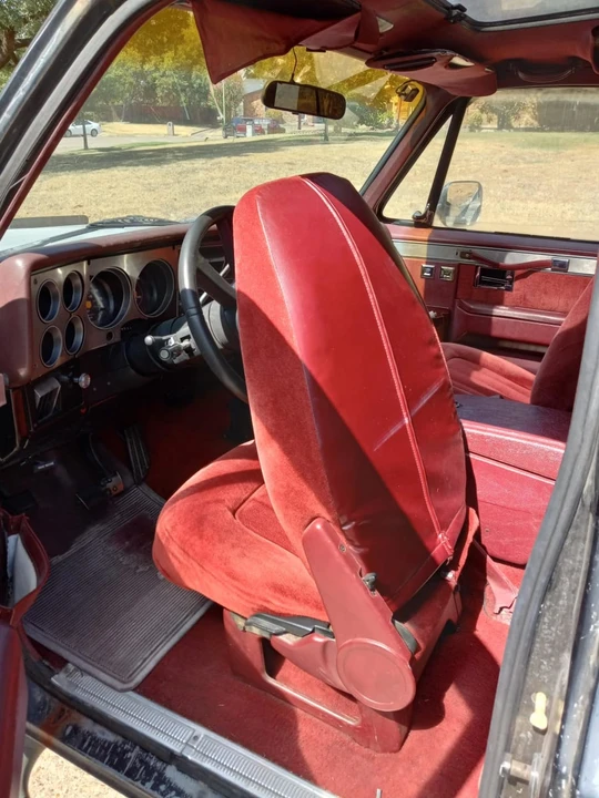 1990 Chevrolet K5 Blazer 2nd Gen - Image 18 of 28