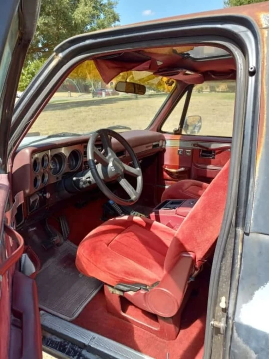 1990 Chevrolet K5 Blazer 2nd Gen - Image 8 of 28