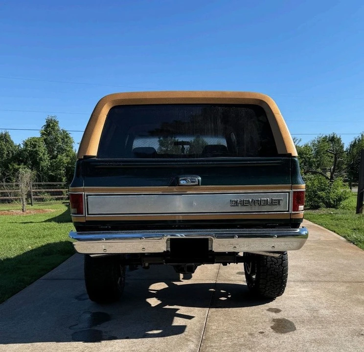 1990 Chevrolet K5 Blazer 2nd Gen - Image 2 of 12