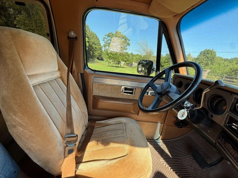 1990 Chevrolet K5 Blazer 2nd Gen - Image 7 of 12