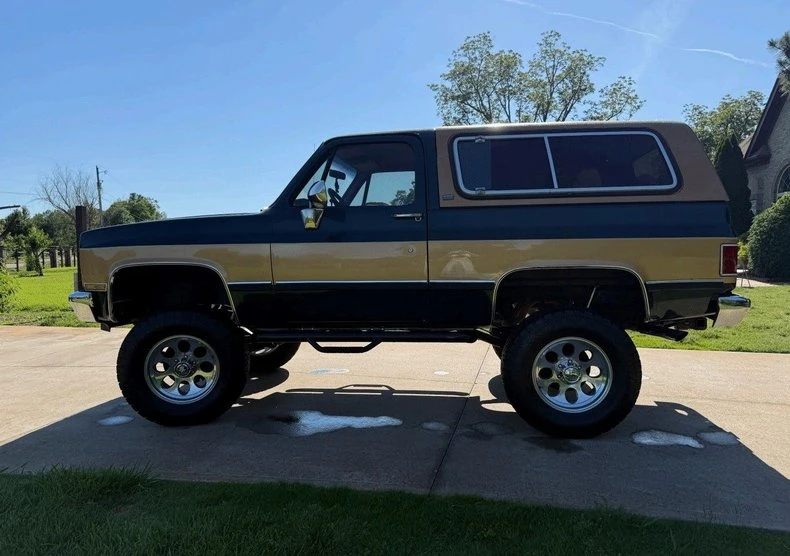 1990 Chevrolet K5 Blazer 2nd Gen - Image 3 of 12