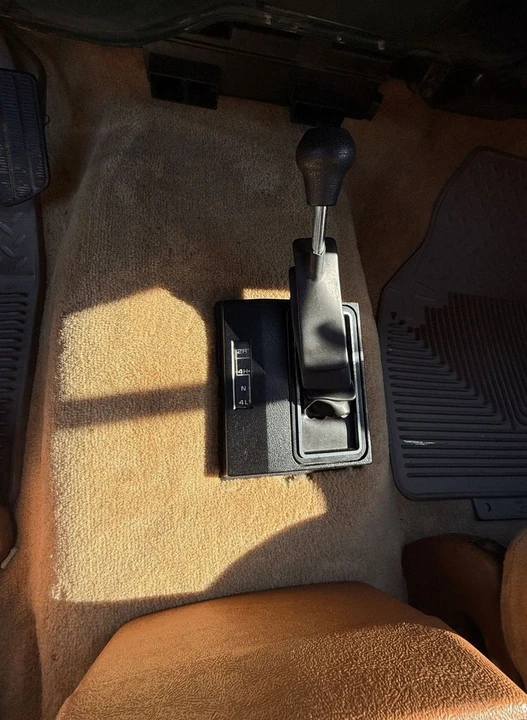 1990 Chevrolet K5 Blazer 2nd Gen - Image 10 of 12