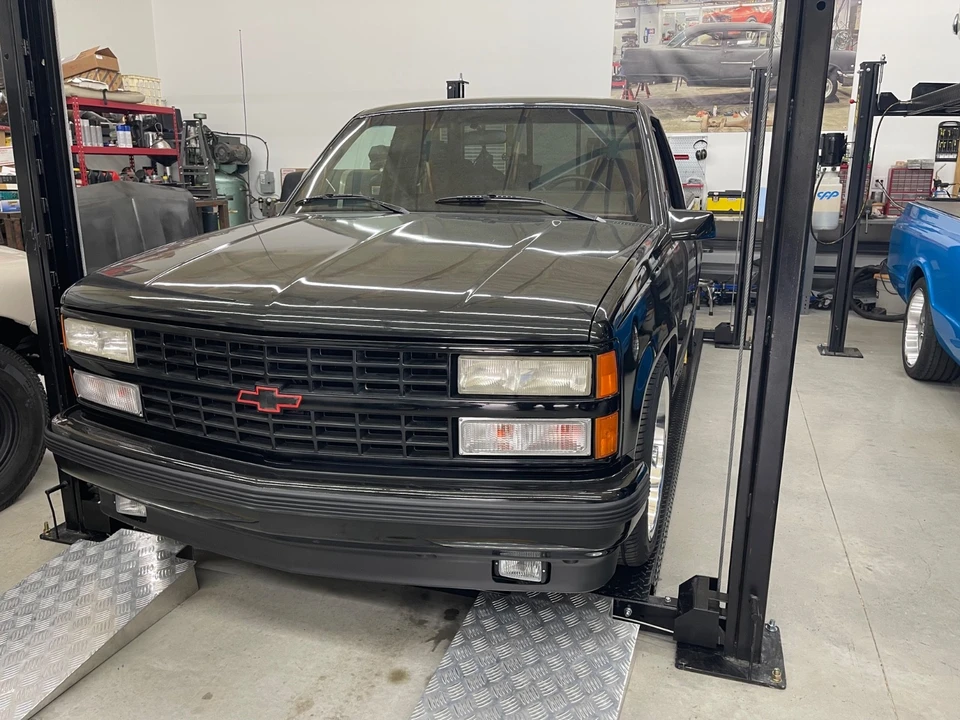1990 Chevrolet C/K 4th Gen - Image 4 of 21