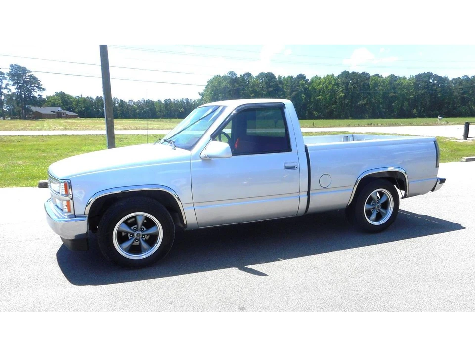 1990 Chevrolet C/K 4th Gen - Image 4 of 15