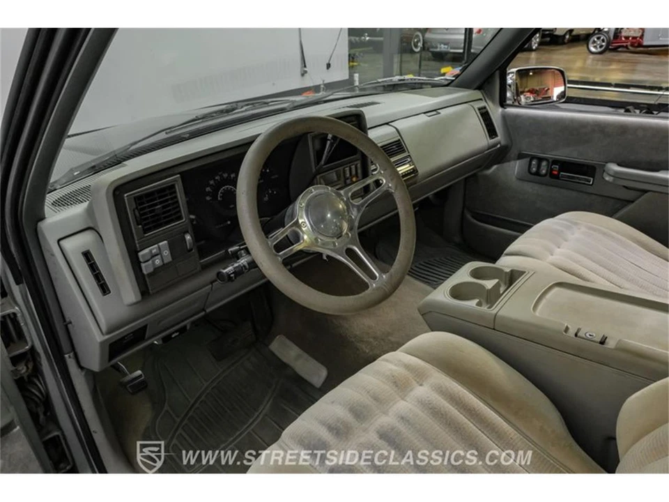 1990 Chevrolet C/K 4th Gen - Image 4 of 31