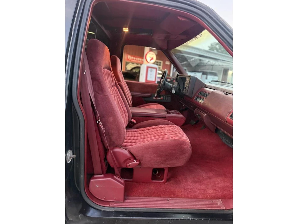 1990 Chevrolet C/K 4th Gen - Image 21 of 31